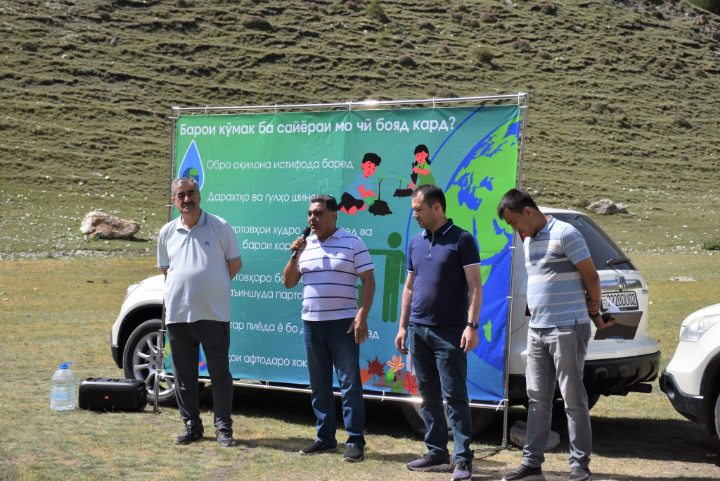 Ecological action in the recreation area of Shakhriston district