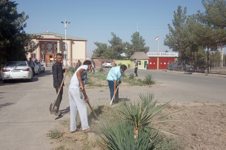 Carrying out an environmental campaign on the eve of a public holiday in the Dusti district