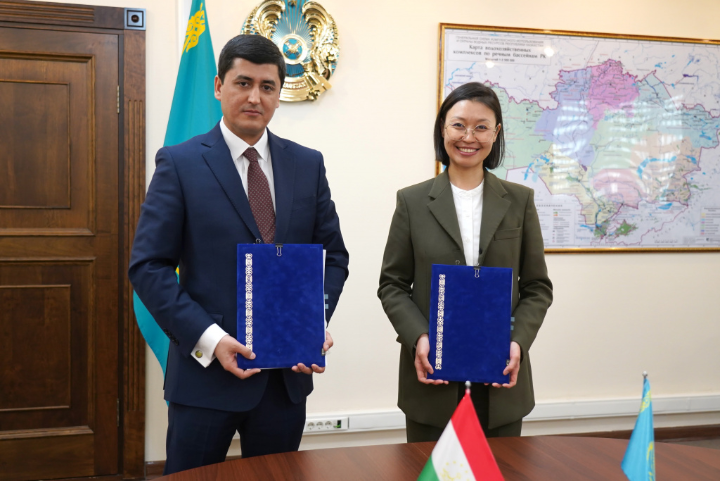 Signing of the Memorandum of Understanding between the Committee for Environmental Protection under the Government of the Republic of Tajikistan and the Ministry of Ecology and Natural Resources of the Republic of Kazakhstan in the field of environmental 
