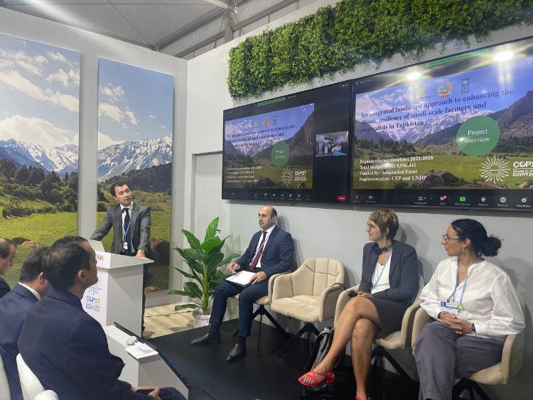 Holding a side event on «Integrated Land and Water management for Ecosystem-based Adaptation to climate change impacts» at the National Pavilion