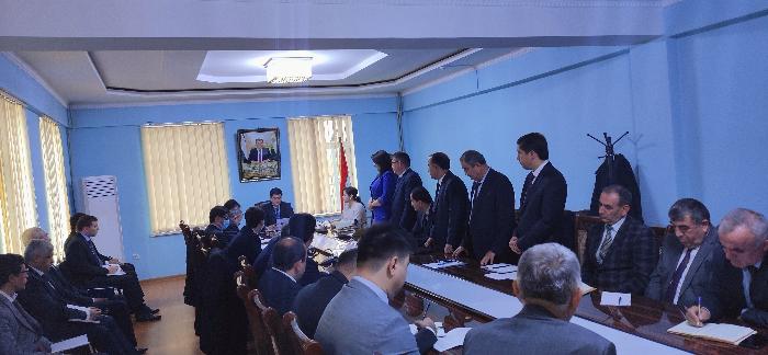 На еженедельном контрольном совещании Комитета