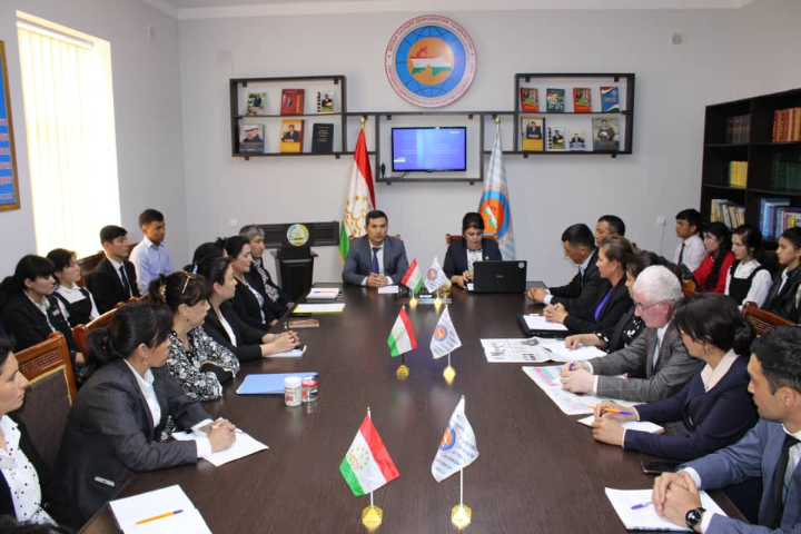 Round table called "Tajikistan – Motherland global initiatives!