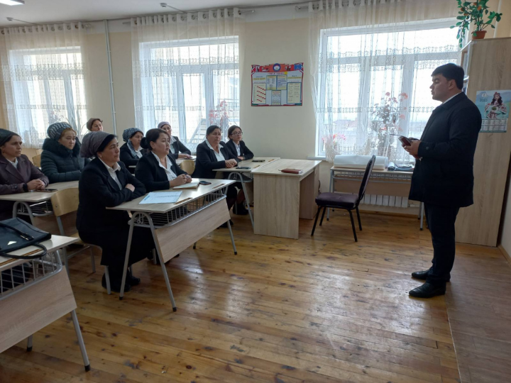Meetings in educational institutions of the Asht district