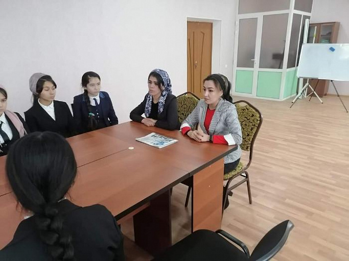 Продвижение Послания в Молодежном Центре Исфары